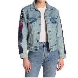 LEVI’S | RARE Crochet Embroidered Sleeve Stripe Denim Jean Jacket Women’s Size S